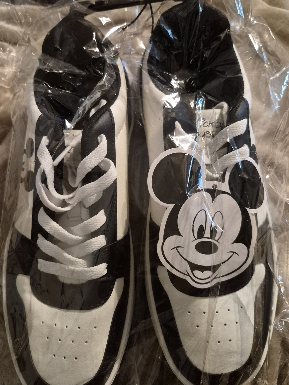 BNWT MICKEY MOUSE LOW CUT BLACK AND WITH SNEAKERS